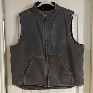 Men’s Carhartt Vest!